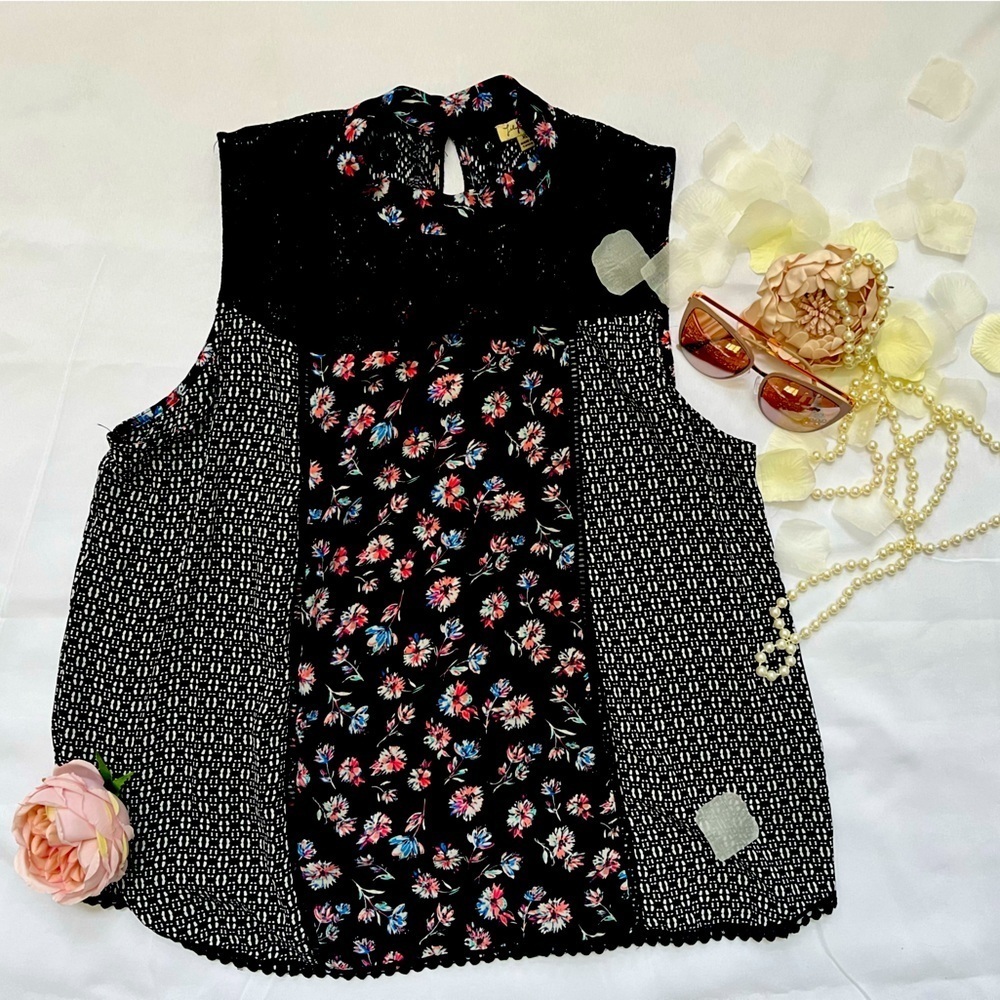 ✔️Floral Printed Lace Top XL
